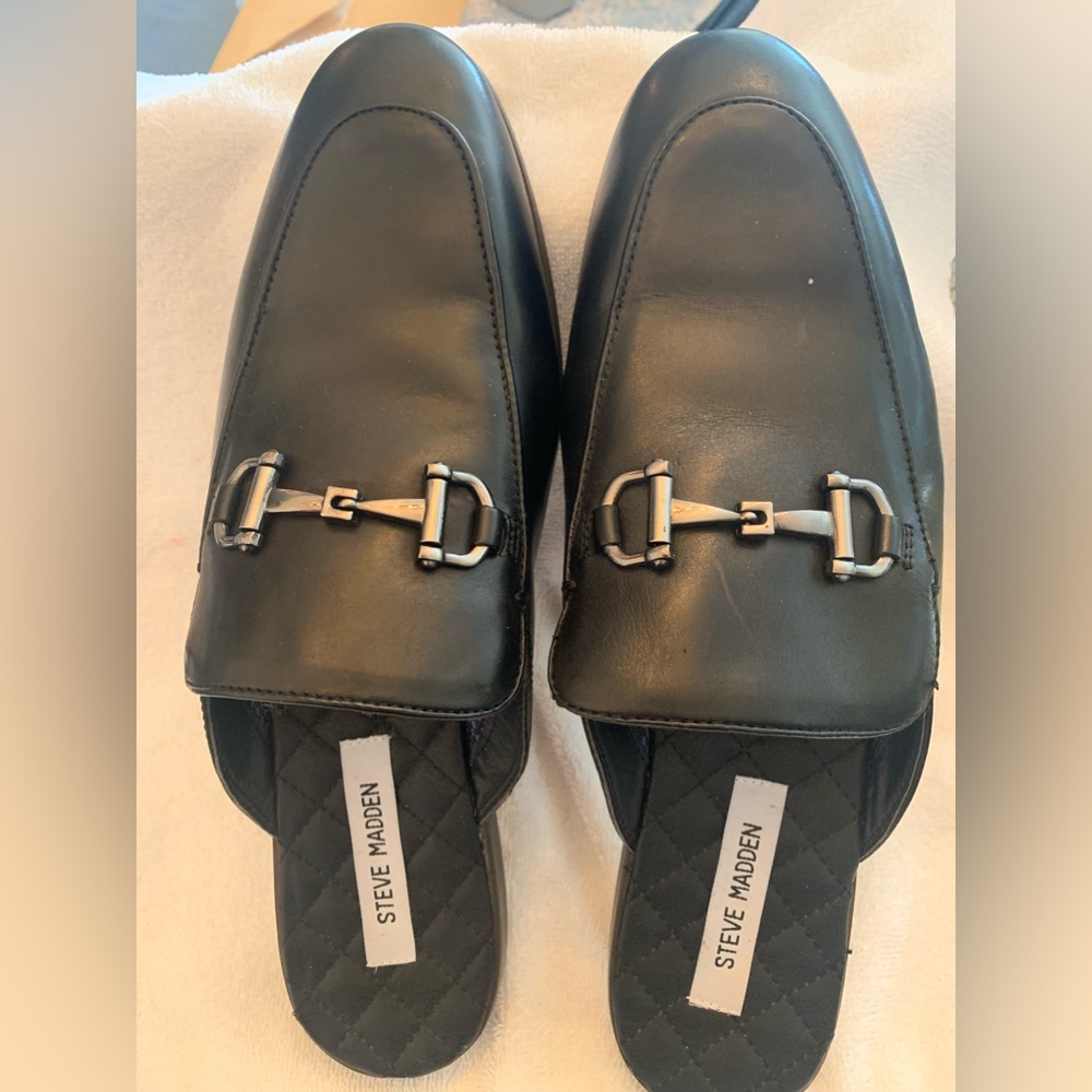 Black like new leather slip ons!